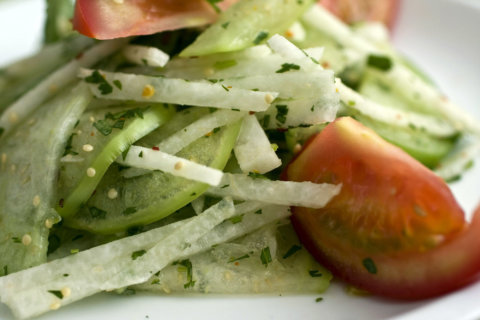 USDA issues alert about salads, wraps due to parasite worry