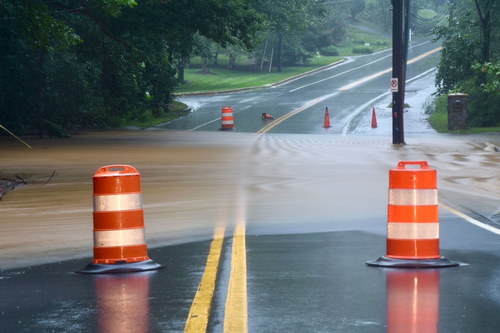 Flood warnings and watches continue Sunday throughout the D.C. area.  (WTOP/Dave Dildine)