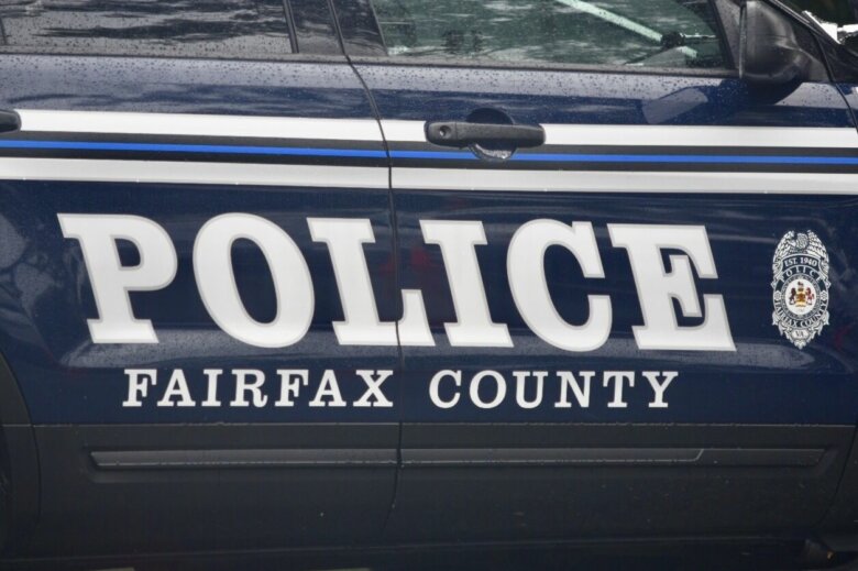 Fairfax Co. police: Teen in custody after allegedly stabbing mother’s boyfriend