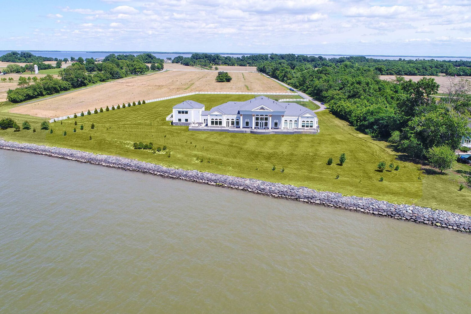 The Love Point estate in Stevensville, Maryland, sits on private land overlooking the Chesapeake Bay. (Courtesy Phil and Victoria Gerdes)