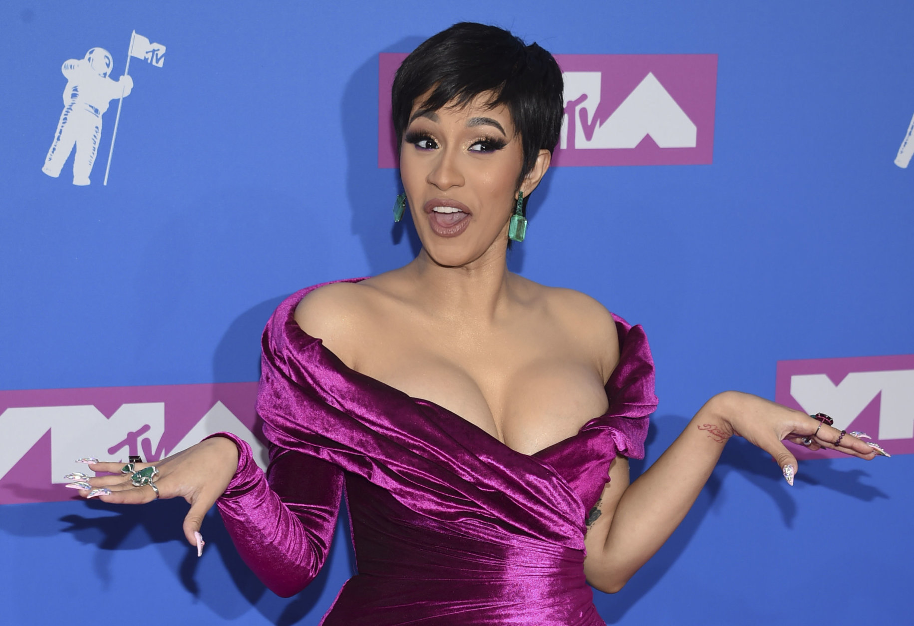 Cardi B arrives at the MTV Video Music Awards at Radio City Music Hall on Monday, Aug. 20, 2018, in New York. (Photo by Evan Agostini/Invision/AP)