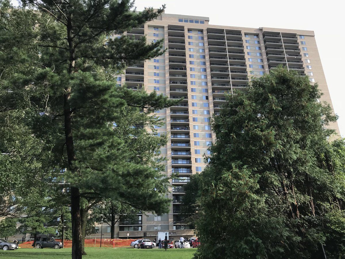 The child fell from a window at Skyline Towers apartment complex Monday. (WTOP/Michelle Basch)
