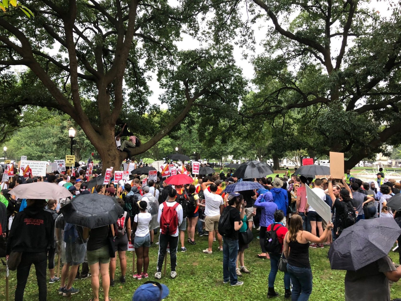 Protesters gather in front at the White House after a white nationalist rally in D.C. on Sunday, Aug. 13, 2018. (WTOP/Keara Dowd)