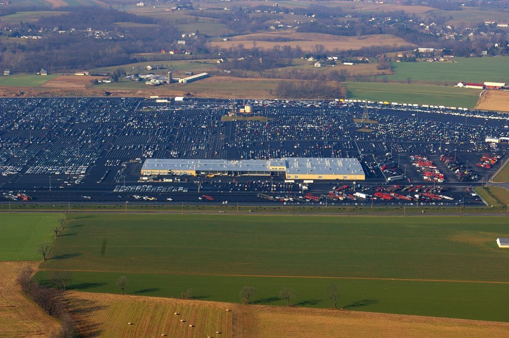 An aerial view of the massive Manheim, Pennsylvania, auto auction facility. (Courtesy Manheim)