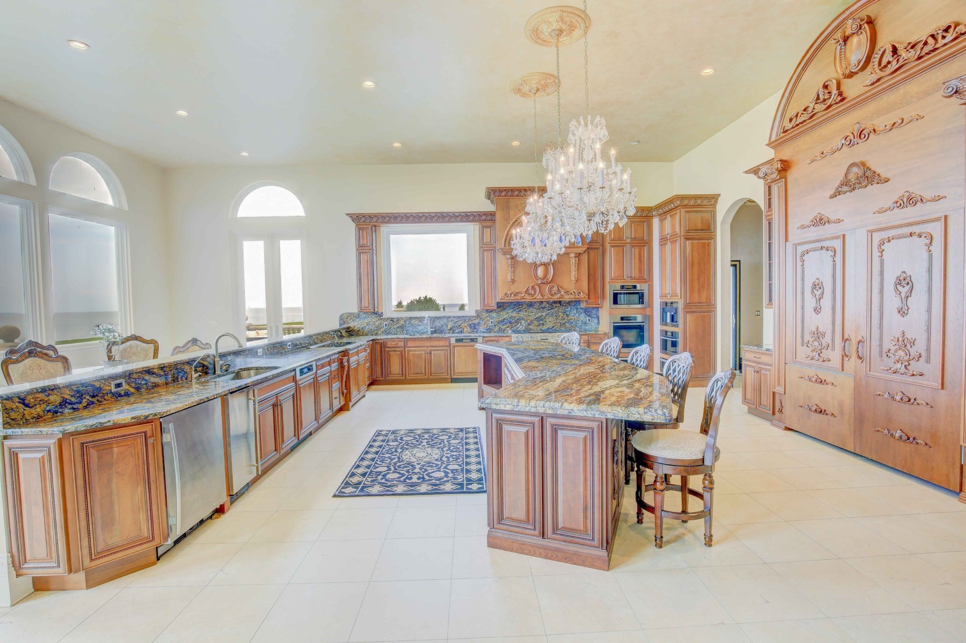 The Love Point estate features a large kitchen space and wet bar. (Courtesy Phil and Victoria Gerdes) 