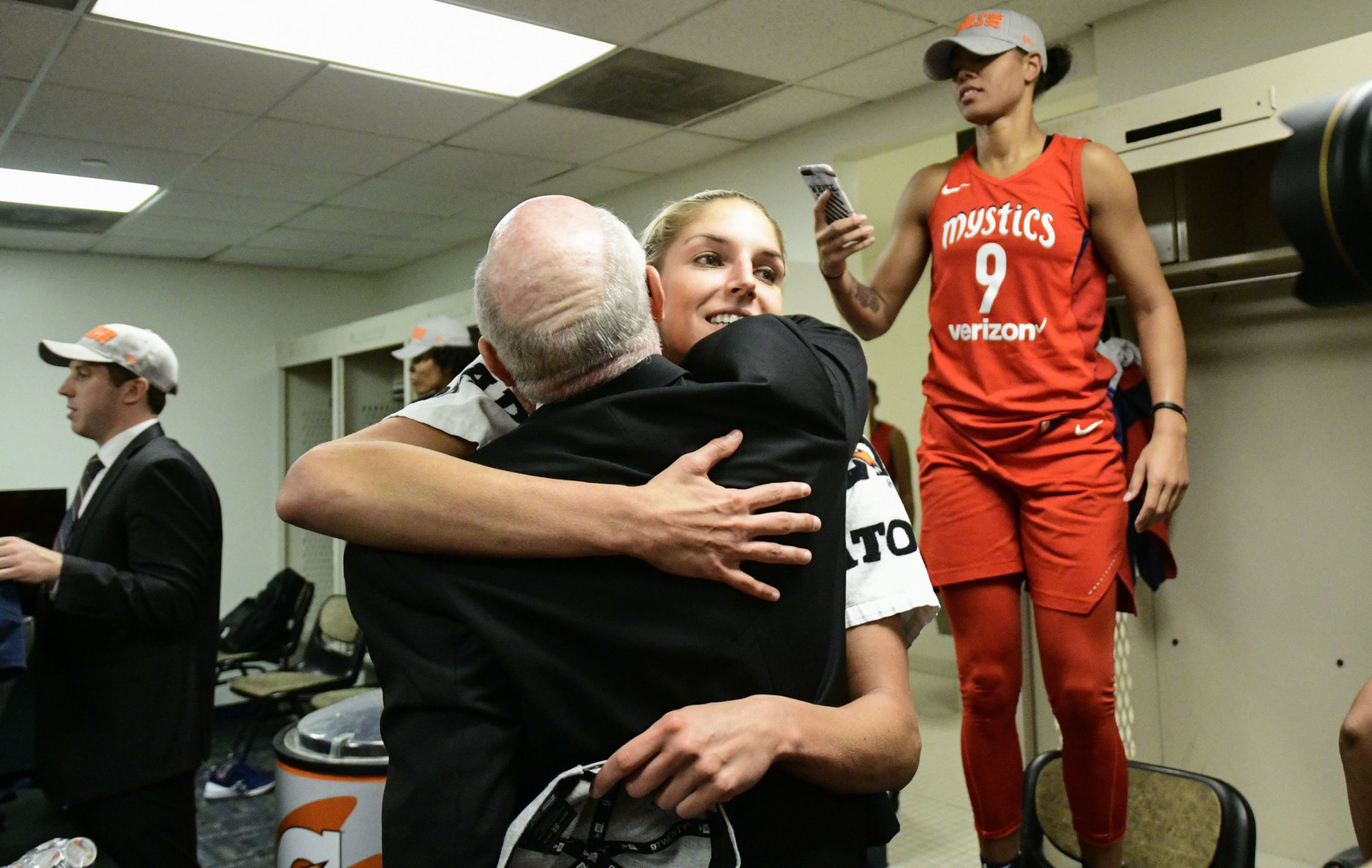 Mystics earn 1st trip to WNBA Finals, beating Dream 86-81 - WTOP News