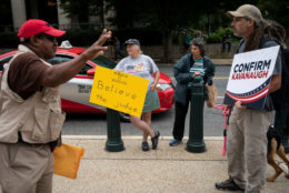 WASHINGTON, DC - SEPTEMBER 27: (L-R) A protestor and a pro-Kavanaugh supporter argue outside the Dirksen Senate Office Building on Capitol Hill, September 27, 2018 in Washington, DC. On Thursday, Christine Blasey Ford, who has accused Kavanaugh of sexual assault, testified before the Senate Judiciary Committee. (Photo by Drew Angerer/Getty Images)