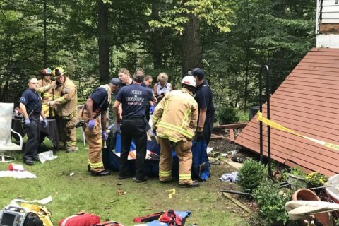 8 injured after deck collapses in Ellicott City