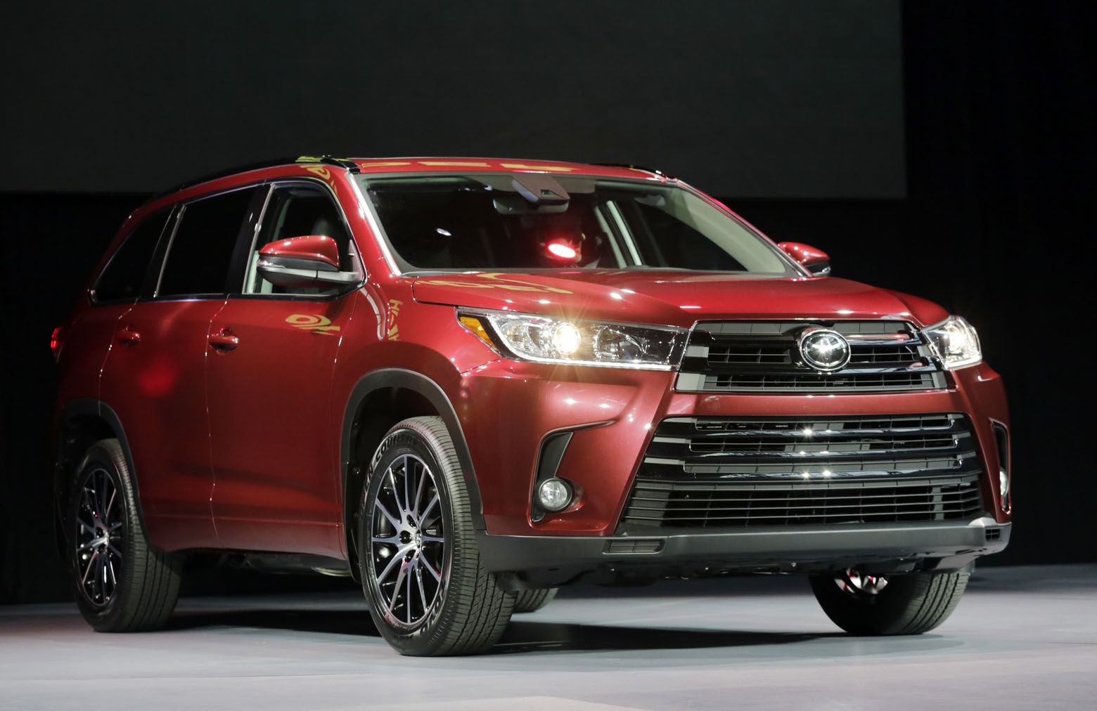 FILE - This Wednesday, March 23, 2016, file photo shows the 2017 Toyota Highlander Hybrid at the New York International Auto Show, in New York. The Toyota Highlander is the top midsize SUV in Consumer Reportsâ€&#x2122; annual rankings, released Tuesday, Feb. 28, 2017. (AP Photo/Mark Lennihan, File)