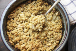 This Sept. 10, 2017 photo shows a fall apple crumble with rosemary and chia seeds in Bethesda, Md. This dish is from a recipe by Melissa d'Arabian. (Melissa d'Arabian via AP)