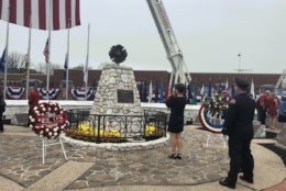 A memorial statue honoring fallen firefighters in Emmetsville, Md. (WTOP/Melissa Howell)