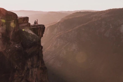 Photographer who shot breathtaking engagement photo at Yosemite needs help finding the couple