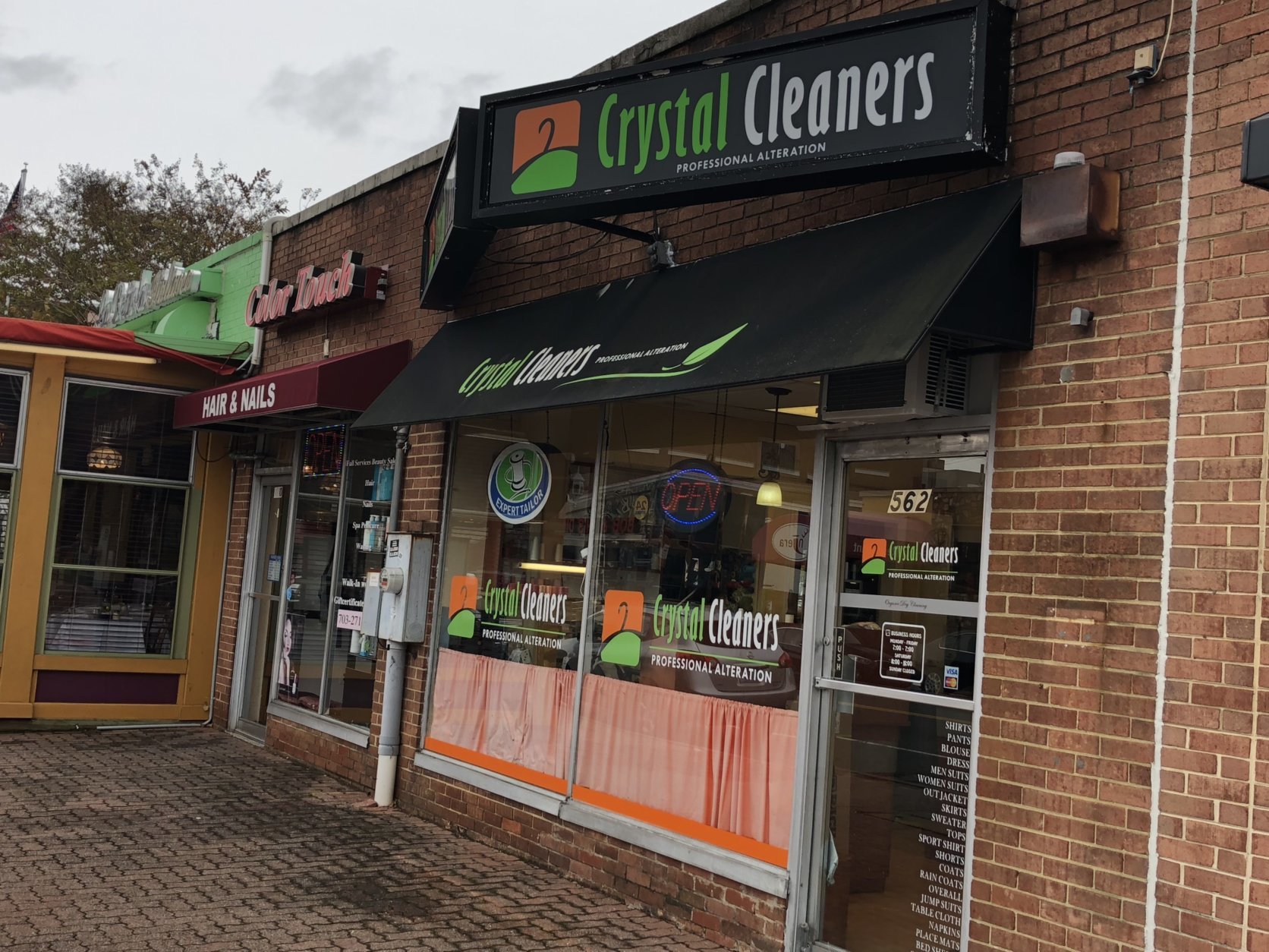 Crystal Cleaners in Crystal City. (WTOP/Melissa Howell)