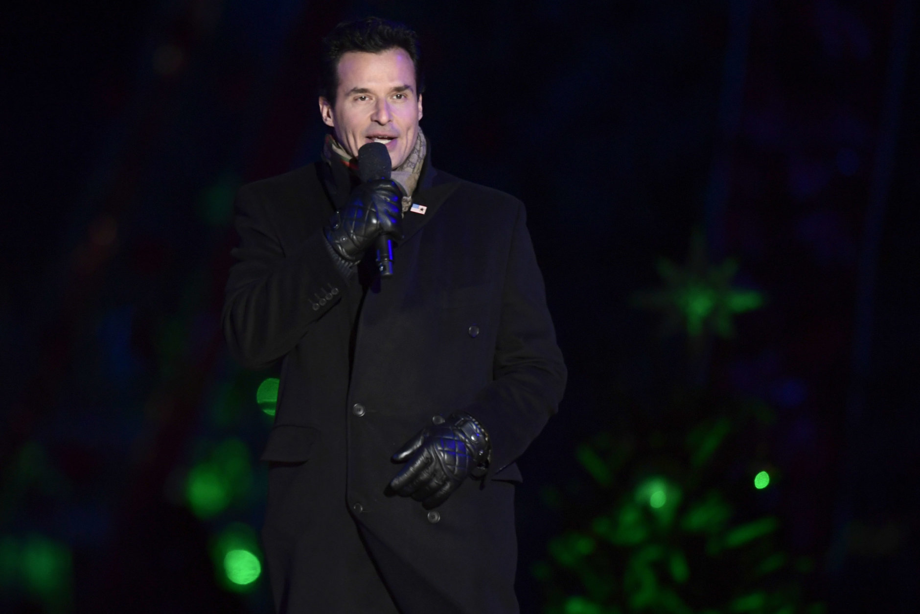 Host Antonio Sabato, Jr. speaks during the annual National Christmas Tree Lighting ceremony on the Ellipse in Washington, Wednesday, Nov. 28, 2018. President Donald Trump and first lady Melania Trump attended for the lighting of the tree.. (AP Photo/Susan Walsh)