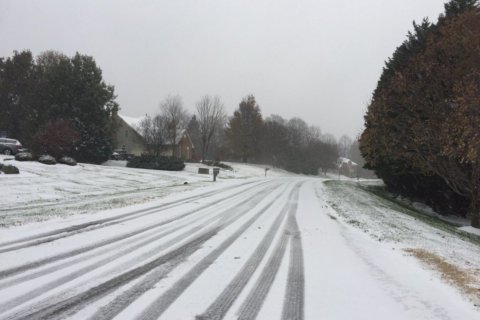 Wintry mix of snow, rain messes with area roads