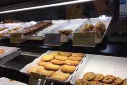Sugar cookies, coconut macaroons and much more on display at the Nestle Toll House Cafe. (WTOP/Liz Anderson) 