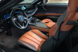 Inside the i8 Roadster it’s more businesslike and similar to other BMWs and that’s a strong suit. (WTOP/Mike Parris) 