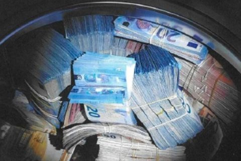 Dutch man suspected of money laundering after $400,000 found in washing machine