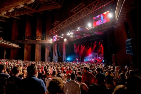 Which artists are coming to Wolf Trap this summer?