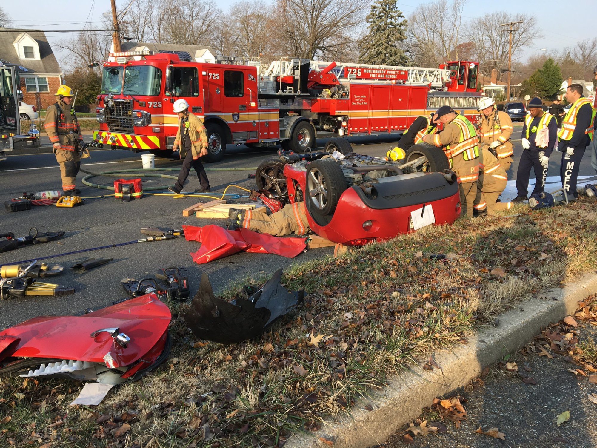 1 injured, car overturned in Connecticut Ave. crash WTOP News