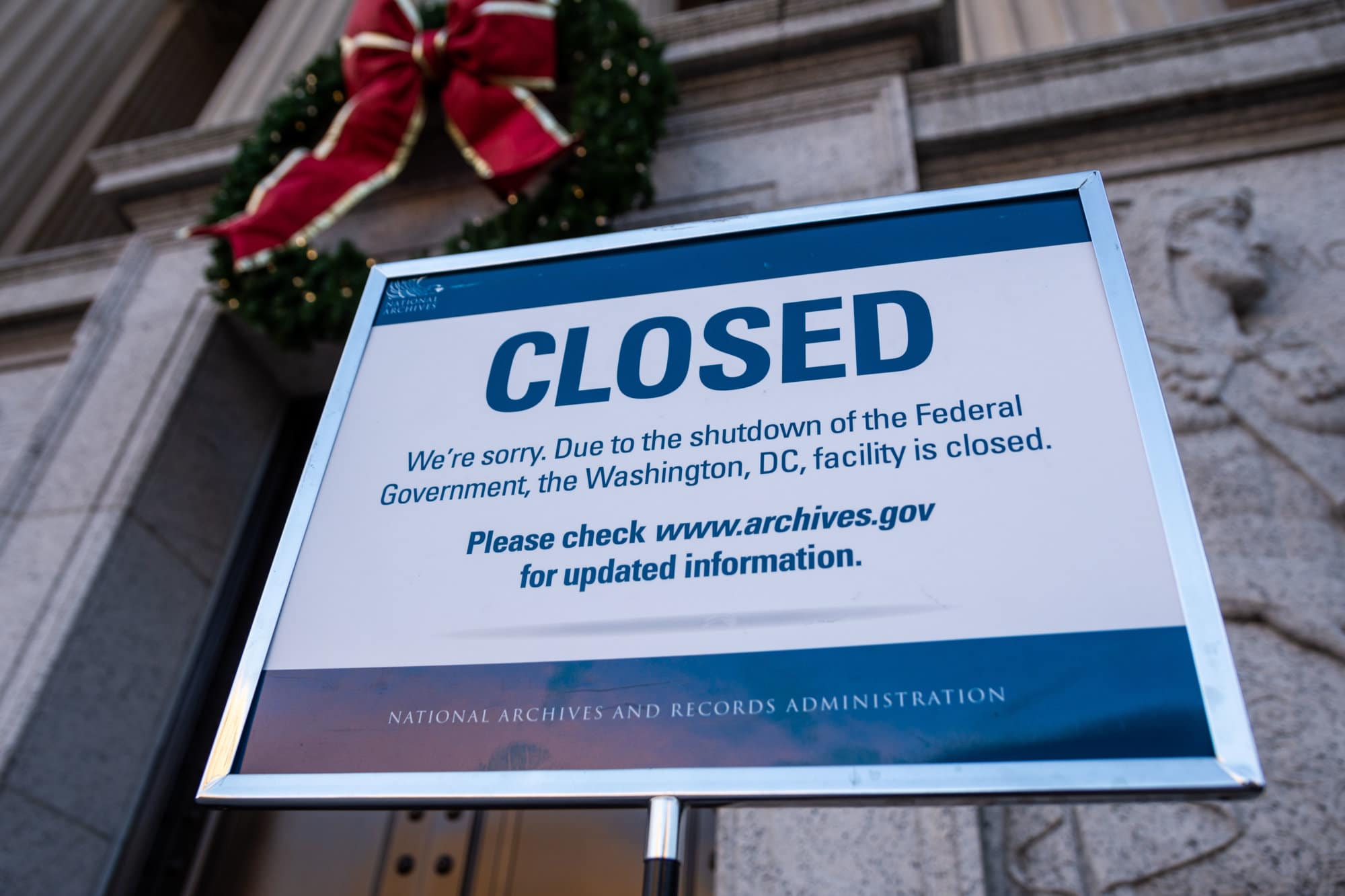 Federal workers get advice for paying bills during shutdown WTOP News