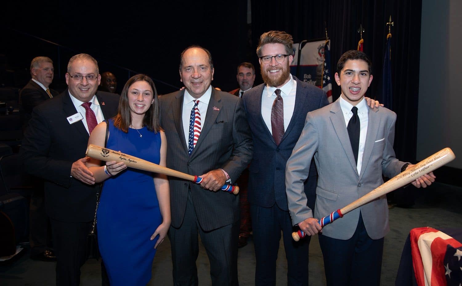 Nationals pitcher Sean Doolittle and Hall of Fame catcher Johnny Bench pose with Cole Leffler and Alyssa Gerhart, winners of the Military Children Award, and Bob Feller Act of Valor Award Foundation President Peter Fertig. (Courtesy: Jeff Malet Photography)