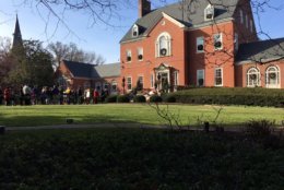 The line to get into the governors manstin for Saturday’s open house at the Maryland governor’s mansion. It’s COLD outside, but the folks gathered here are all bundled for the temps—and in good spirits. (WTOP/Liz Anderson)