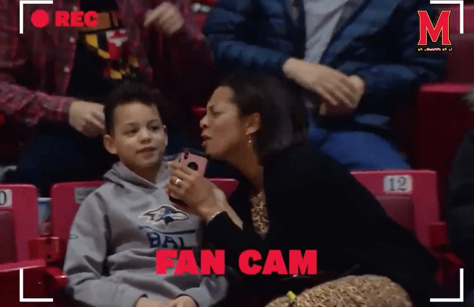 Watch Mother Embarrasses Son On Terps Fan Cam Wtop News 