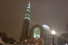 Snow covers the Basilica of the National Shrine of the Immaculate Conception in Northeast D.C. on Saturday, Jan. 12, 2019. (WTOP/Jared Ruderman)