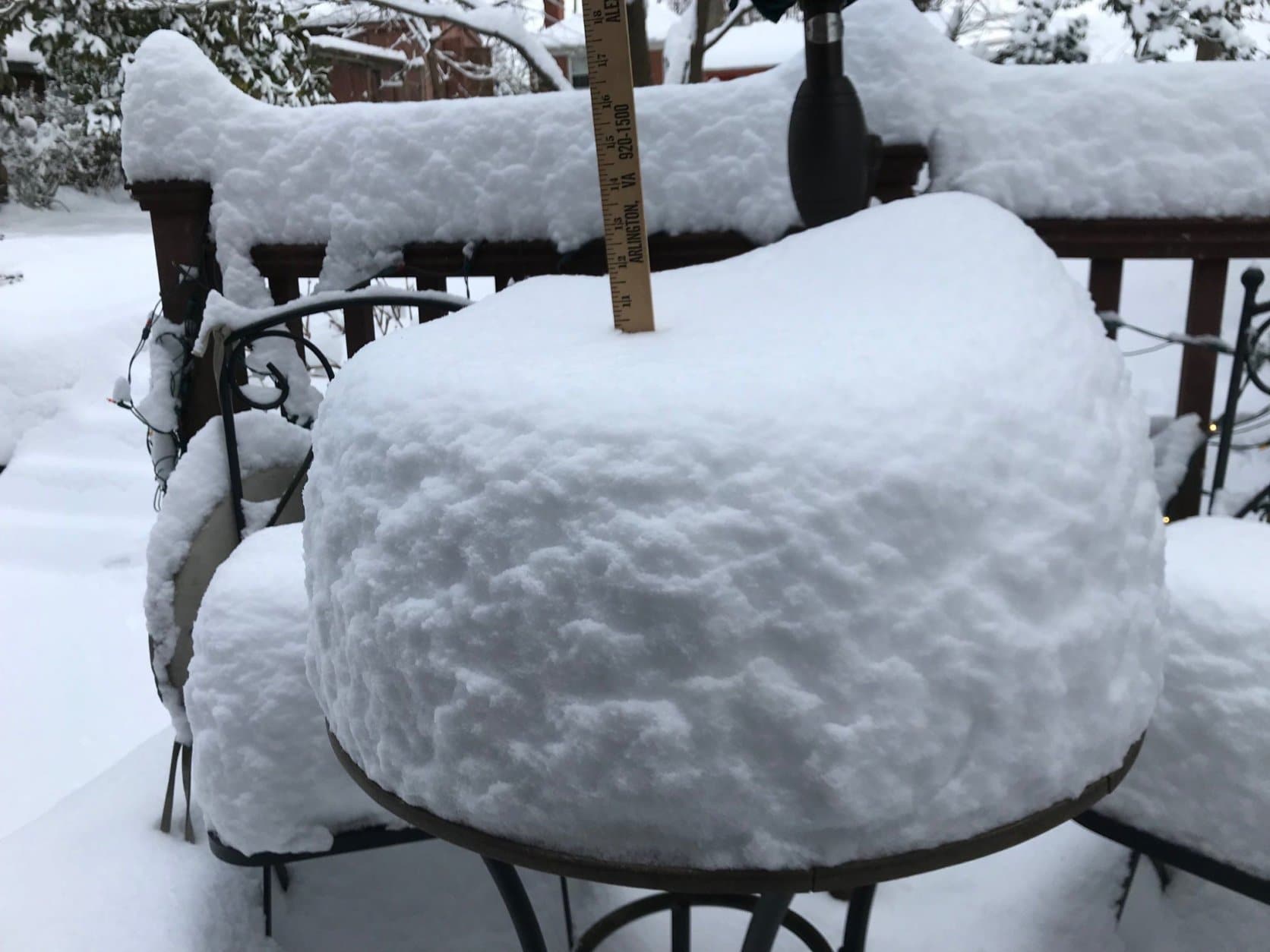 Almost 11 inches of snow on a backyard table in Bethesda. (WTOP/Dick Uliano)