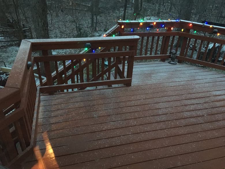 Snow falling in Fairfax County during the storm's early stages in Fairfax County, Va. (Courtesy Keith Rouleau via Twitter)