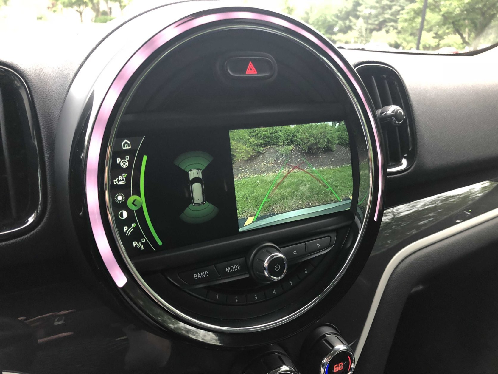 As is classic for MiNi, large circles dominate the design of the dash. (WTOP/Mike Parris)