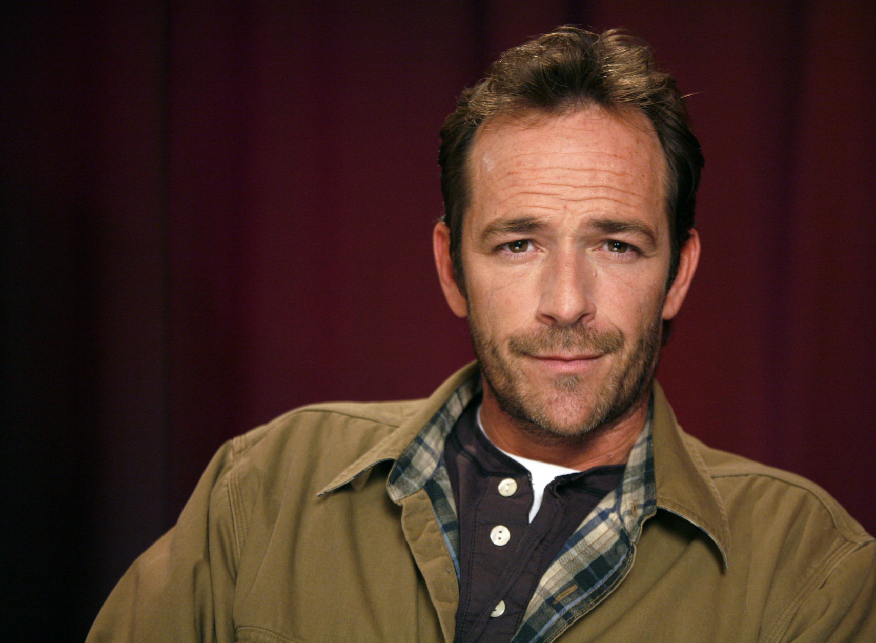Actor Luke Perry poses for a portrait Wednesday, Jan. 26, 2011 in New York.  (AP Photo/Jeff Christensen)
