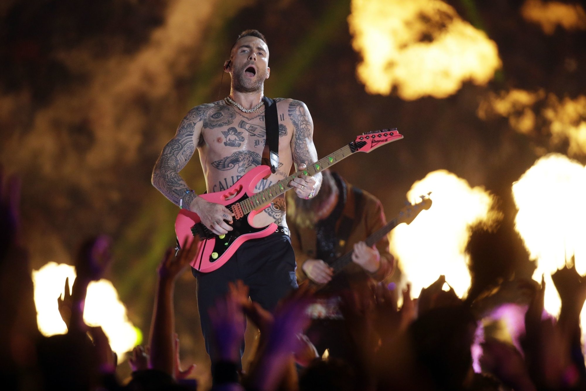 Review: Thank U, Next: Maroon 5's halftime show was basic 