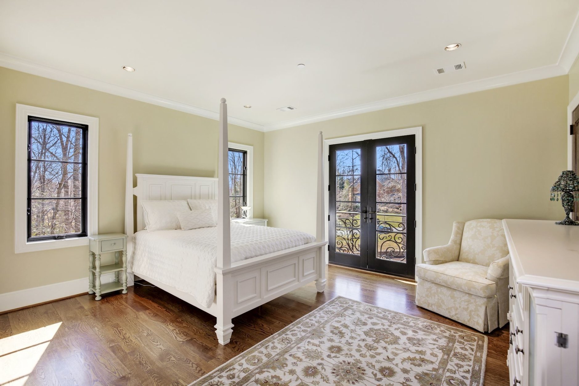 One of the six bedrooms. (Courtesy Washington Fine Properties)