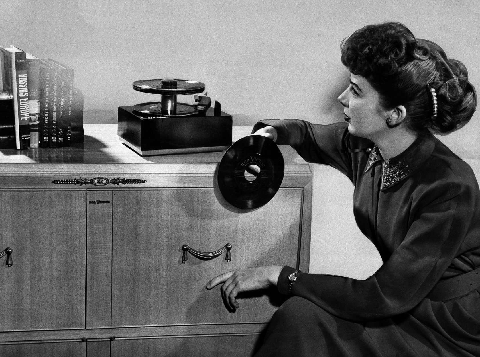 RCA Victor's new 45-RPM phonograph &amp; records. Finest Quality reproduction at low cost in history of Industry credited to new system; first single disc size for all pops and classics. Undated photo. (AP Photo)
