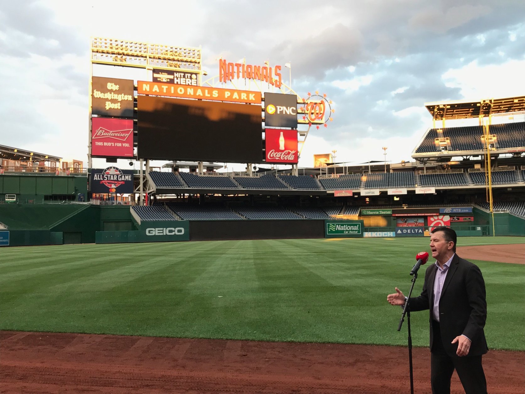 Another anthem singer performs during open auditions at Nationals Park. (WTOP/Michelle Basch)