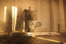 The Lincoln Memorial has seen better days in Division 2. (Courtesy Ubisoft/Massive)