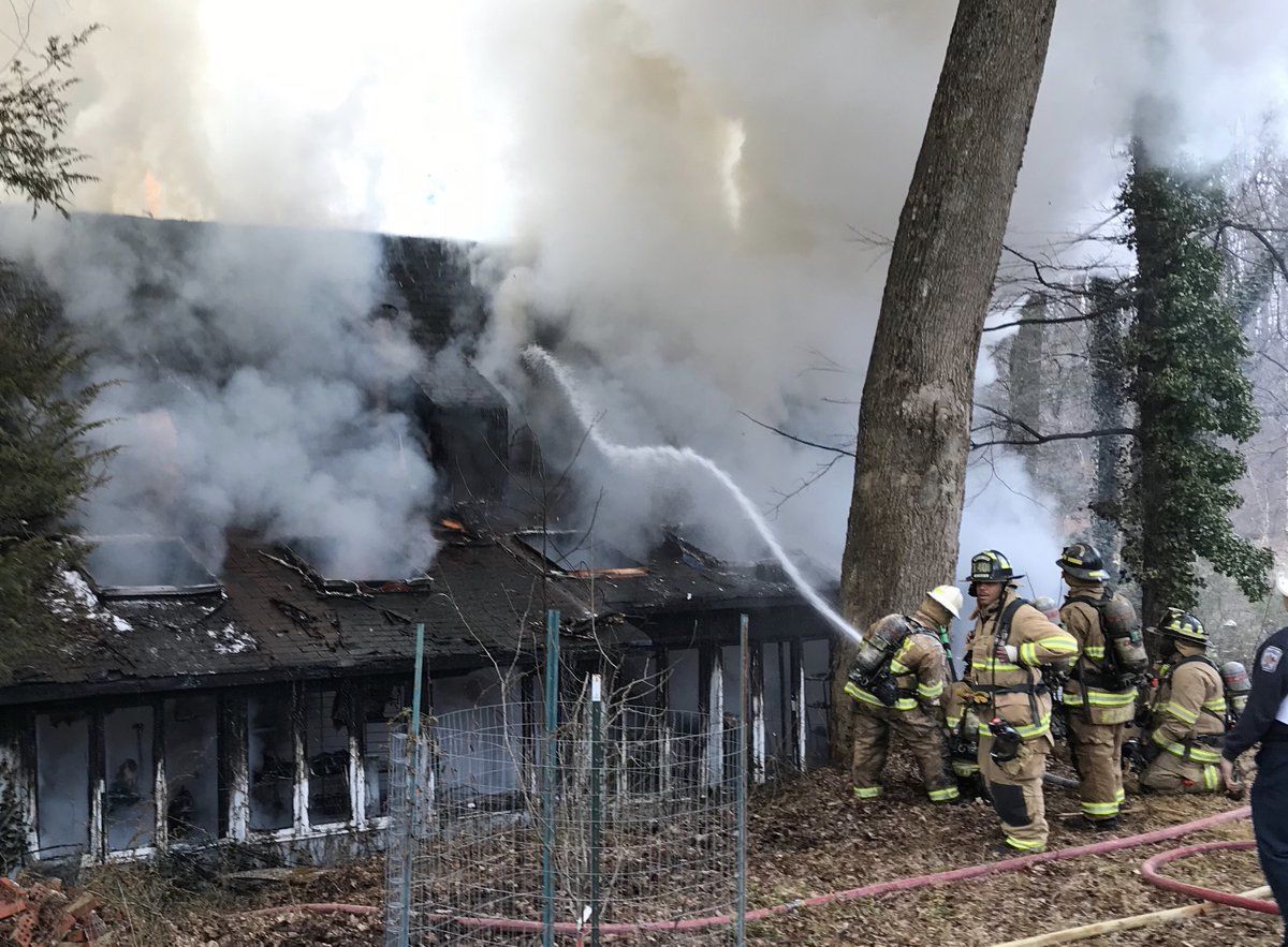 1 dead in McLean house fire - WTOP News