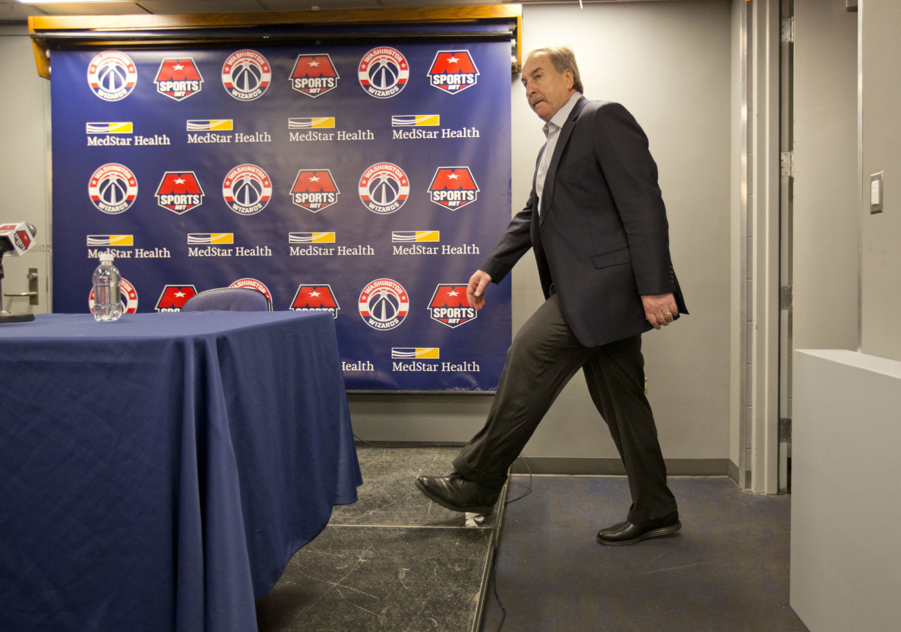 Washington Wizards basketball President Ernie Grunfeld arrives for a news conference at the Verizon Center in Washington, Thursday, April 14, 2016. Grunfeld announced that Randy Wittman will not be back as head coach of the Wizards after failing to reach the playoffs this season. (AP Photo/Pablo Martinez Monsivais)