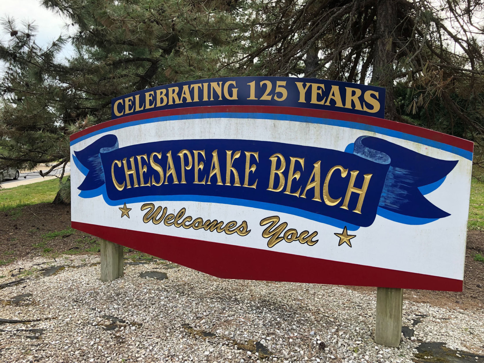 The community has come together in Chesapeake Beach, Maryland, after a fire killed two people. (WTOP/Kristi King)