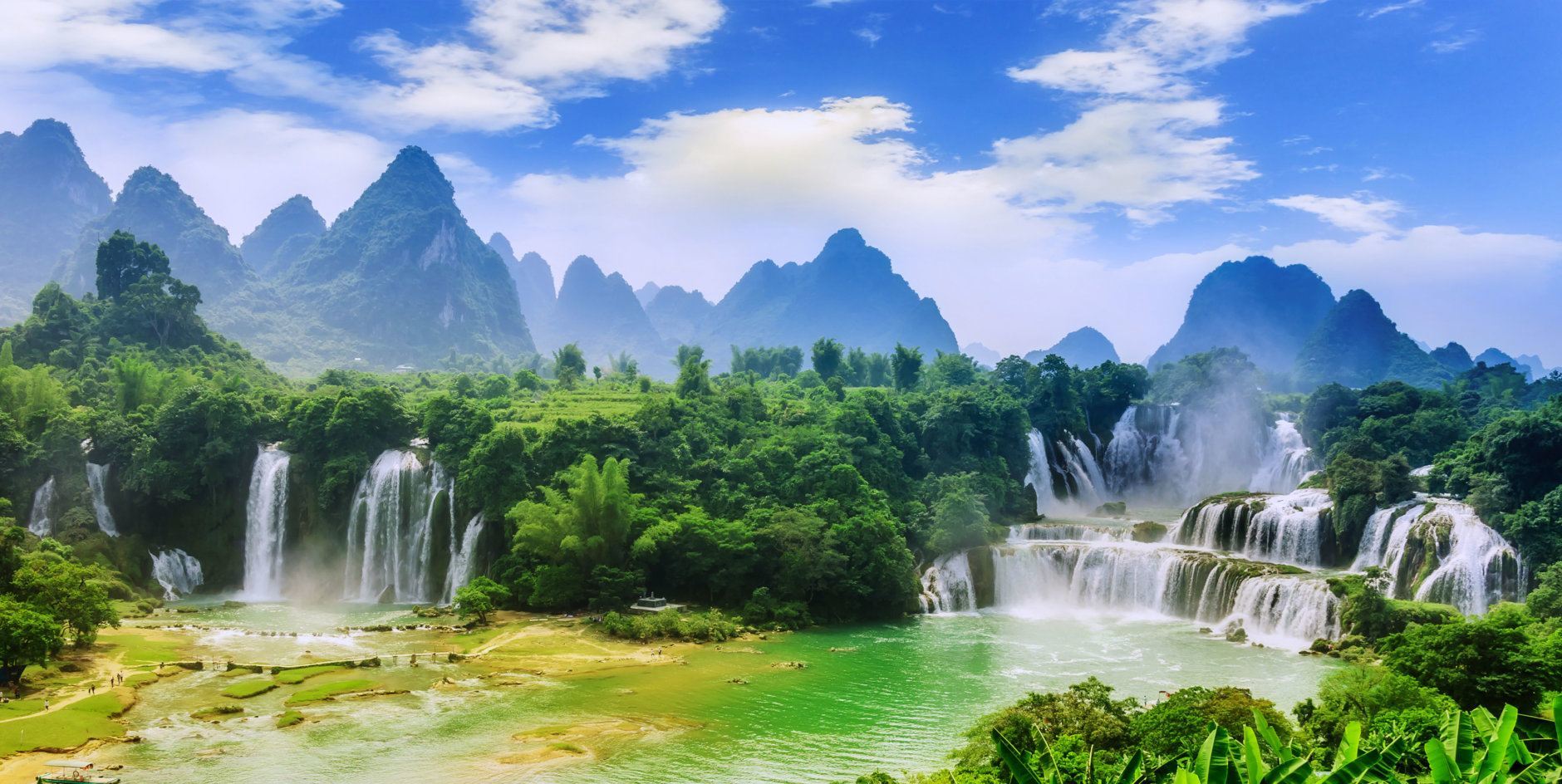 Guangxi Chinese Detian cross-border waterfall