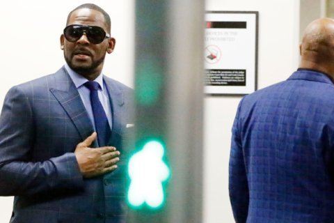 R. Kelly’s first post-jail performance was 28 seconds long