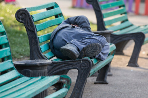 Nearly 9K people experiencing homelessness in DC region, report finds