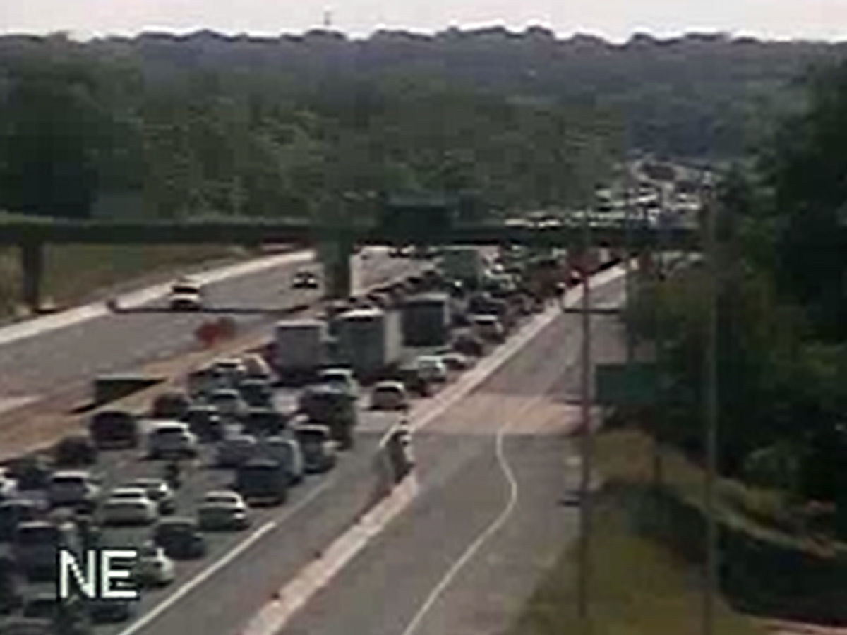Traffic is heavy and slow on I-66 eastbound at Exit 47 on Tuesday morning following a fatal crash. (Courtesy VDOT)