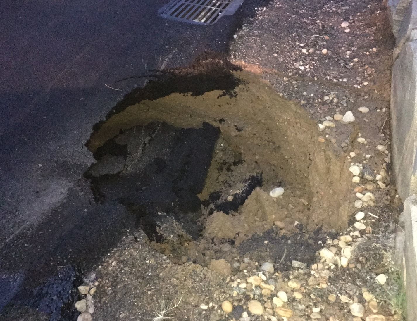 10 Foot Deep Sinkhole Closes Nb Gw Parkway For Next Several
