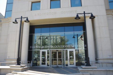 Arlington Co. board members to vote on increasing their salaries