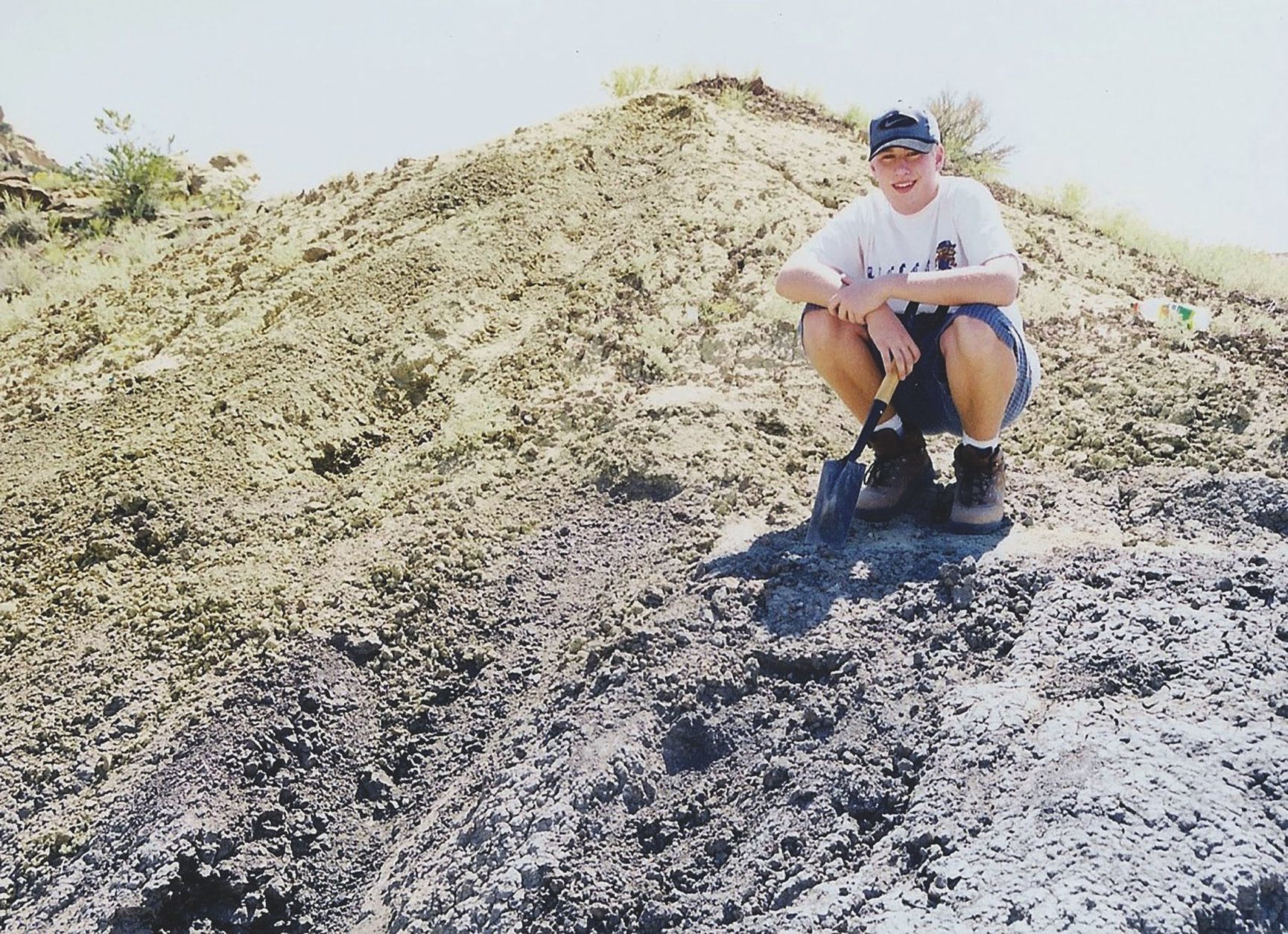 Sterling Nesbitt at age 16 in western New Mexico, where he found the fossil remains of what
would be named Suskityrannus hazelae. (Courtesy Hazel Wolfe)