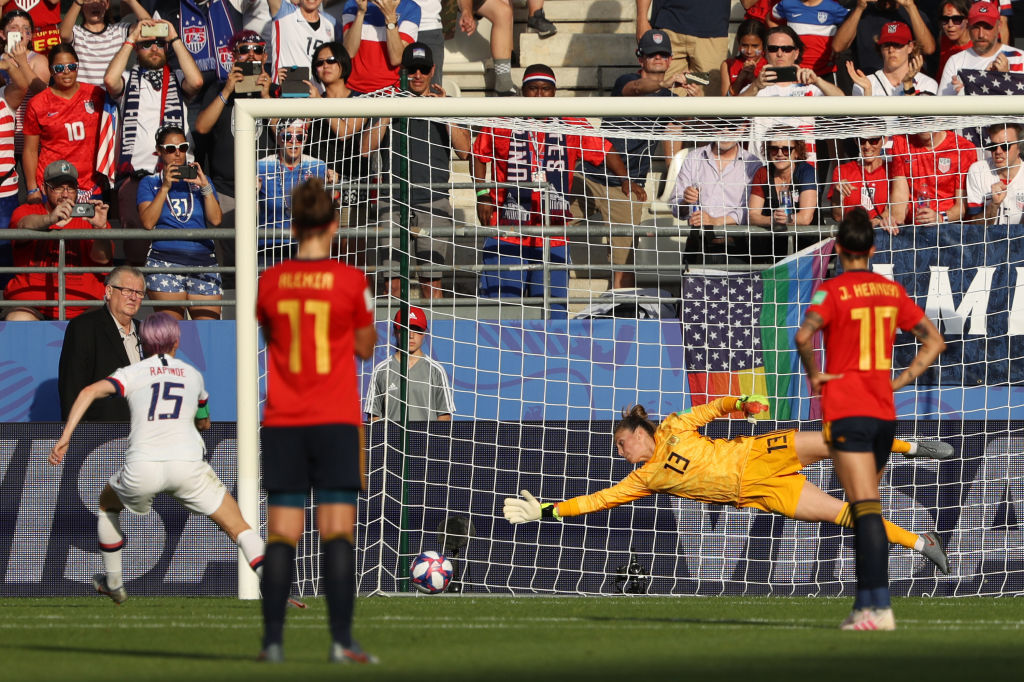REIMS, FRANCE - JUNE 24: Megan Rapinoe of the USA scores her team's second goal from the penalty spot during the 2019 FIFA Women's World Cup France Round Of 16 match between Spain and USA at Stade Auguste Delaune on June 24, 2019 in Reims, France. (Photo by Robert Cianflone/Getty Images)