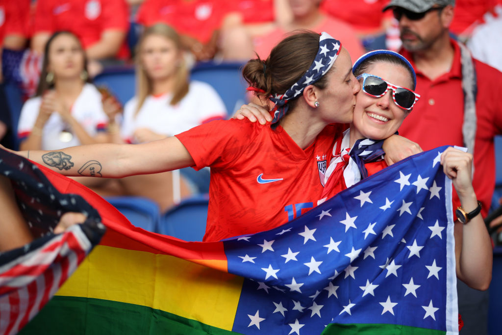 PARIS, FRANCE - JUNE 28:  Fans of USA show their support prior to the 2019 FIFA Women's World Cup France Quarter Final match between France and USA at Parc des Princes on June 28, 2019 in Paris, France. (Photo by Richard Heathcote/Getty Images)